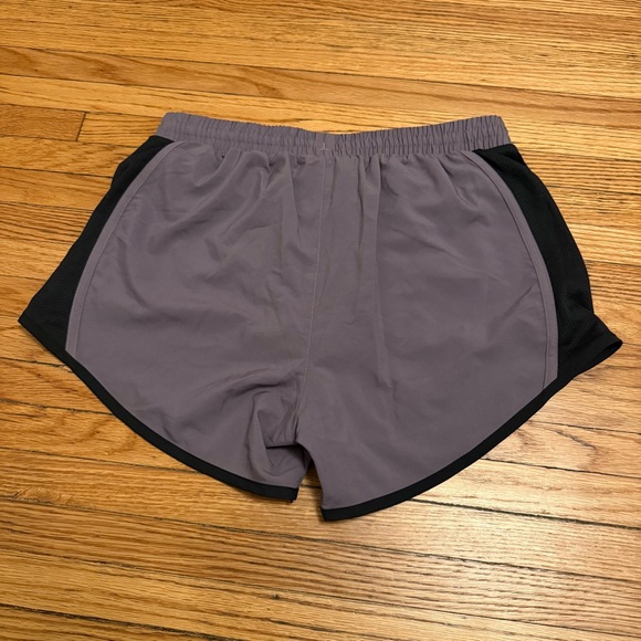NWT Under Armour Loose Shorts - Picture 2 of 5